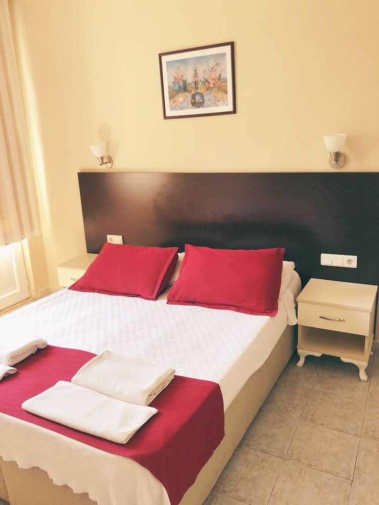 Dove Apart Hotel Deluxe Double or Twin Room 3