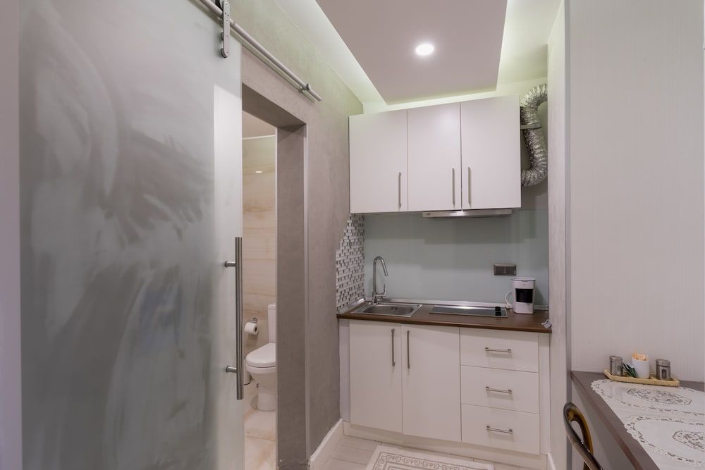 Delight Deluxe Aparts Economy Room 4