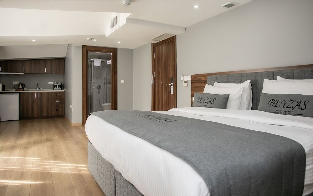 Beyzas Hotel & Suites Penthouse with Balcony and Kitchenette
