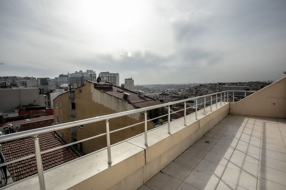 Beyzas Hotel & Suites Penthouse with Balcony and Kitchenette 3