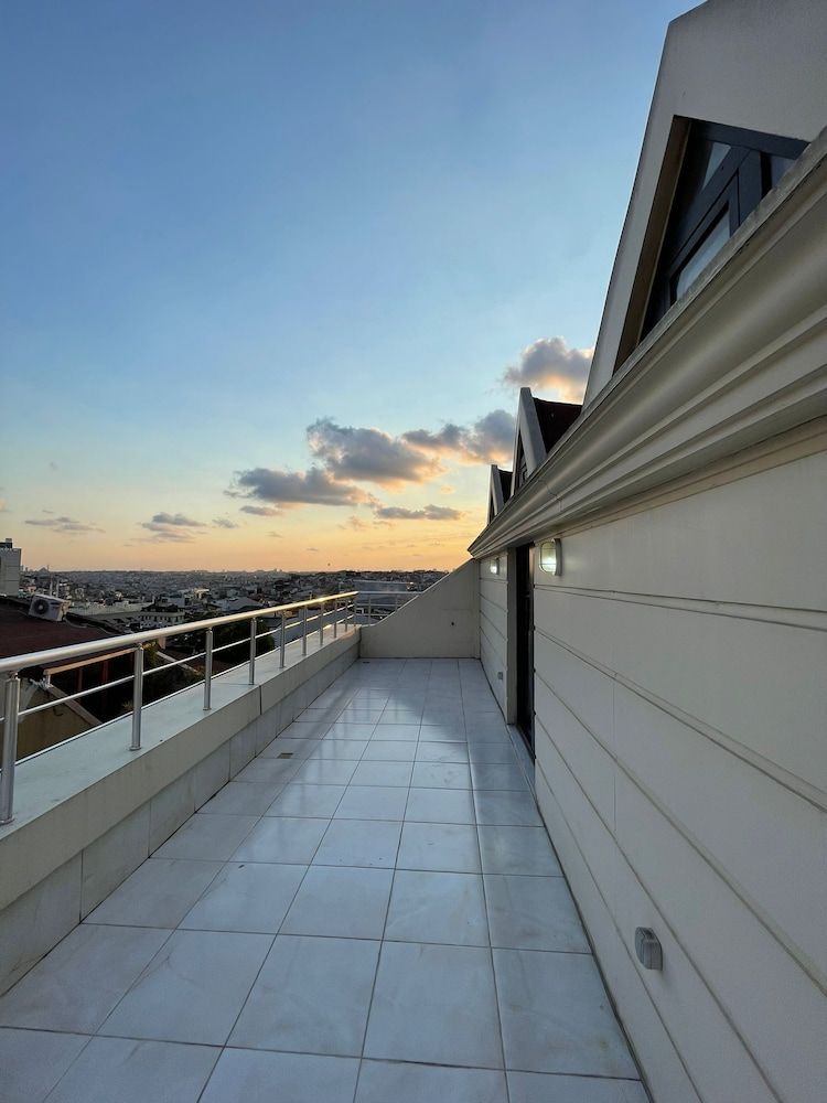 Beyzas Hotel & Suites Penthouse with Balcony and Kitchenette 4