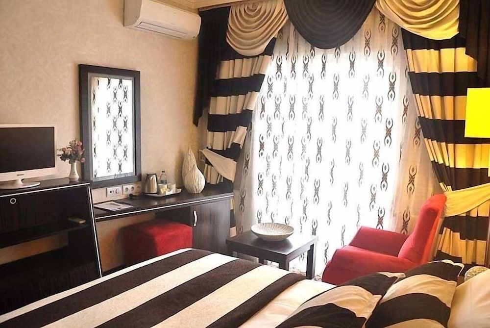 Turist Hotel Standard Room 3