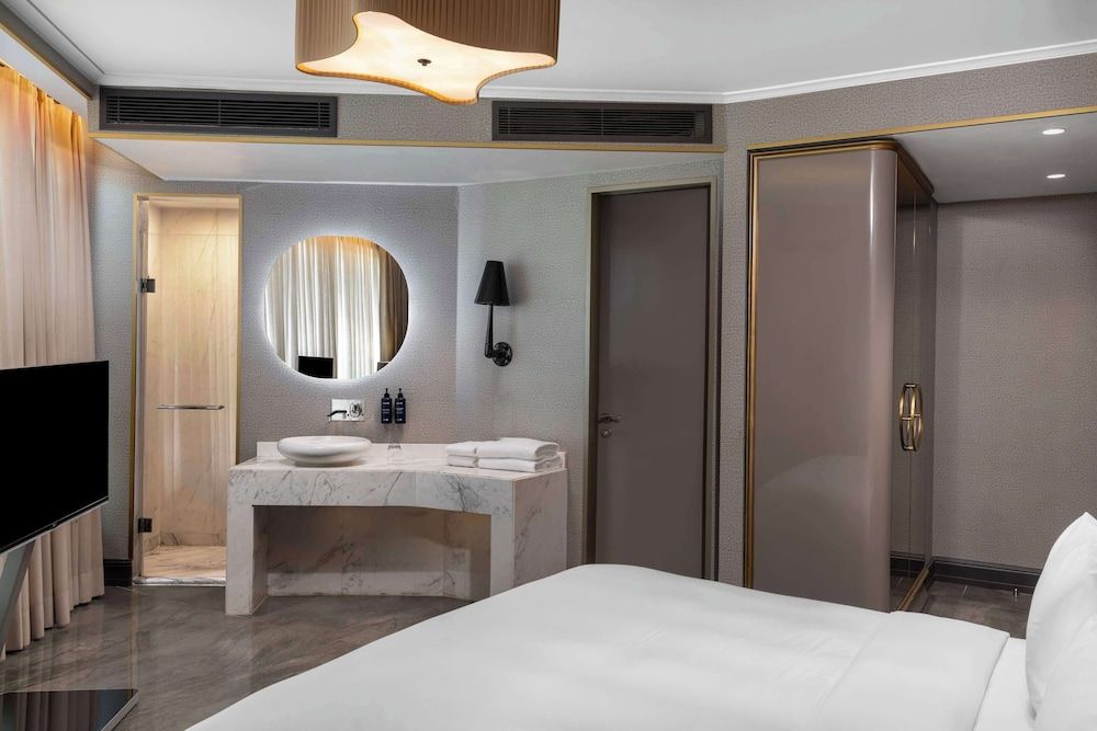 Radisson Blu Hotel Istanbul Ottomare Standard Room 9