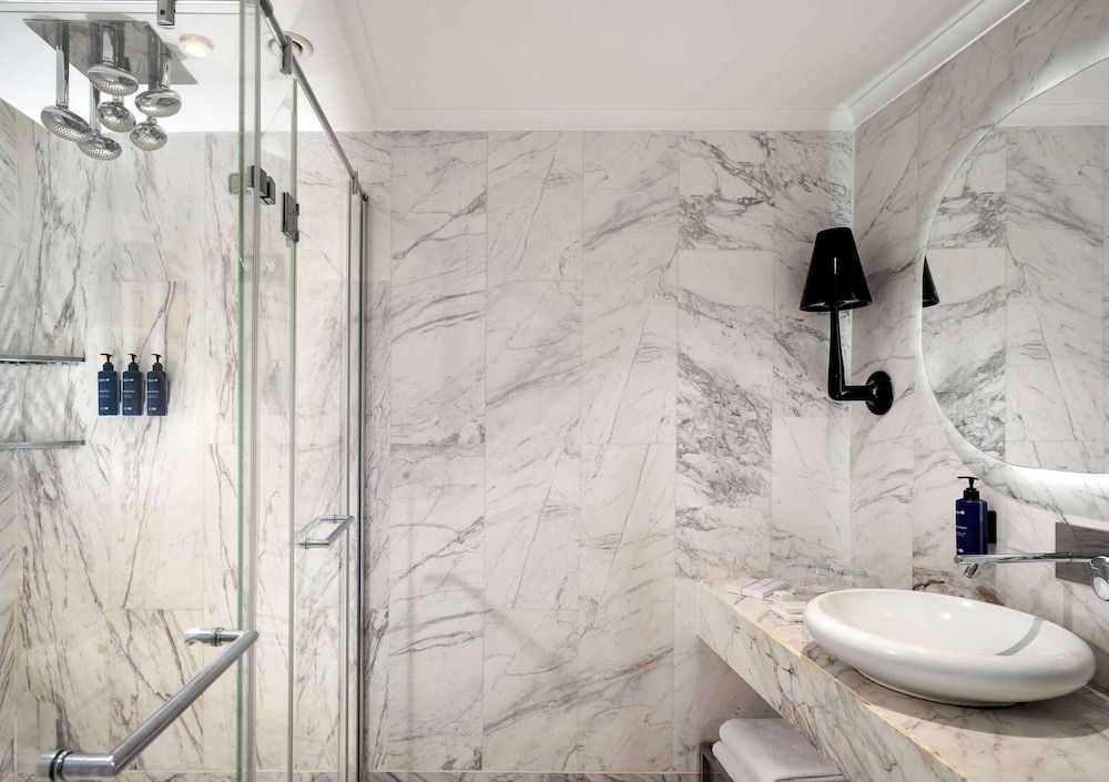 Radisson Blu Hotel Istanbul Ottomare Standard Room 7