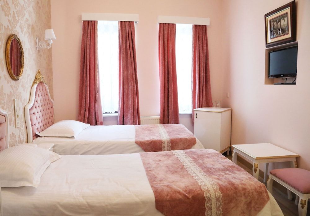 Romantic Hotel Istanbul Double Room 4