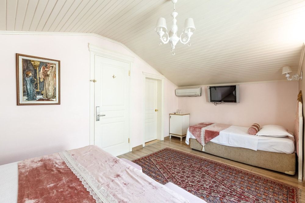 undefined Romantic Hotel Istanbul 9