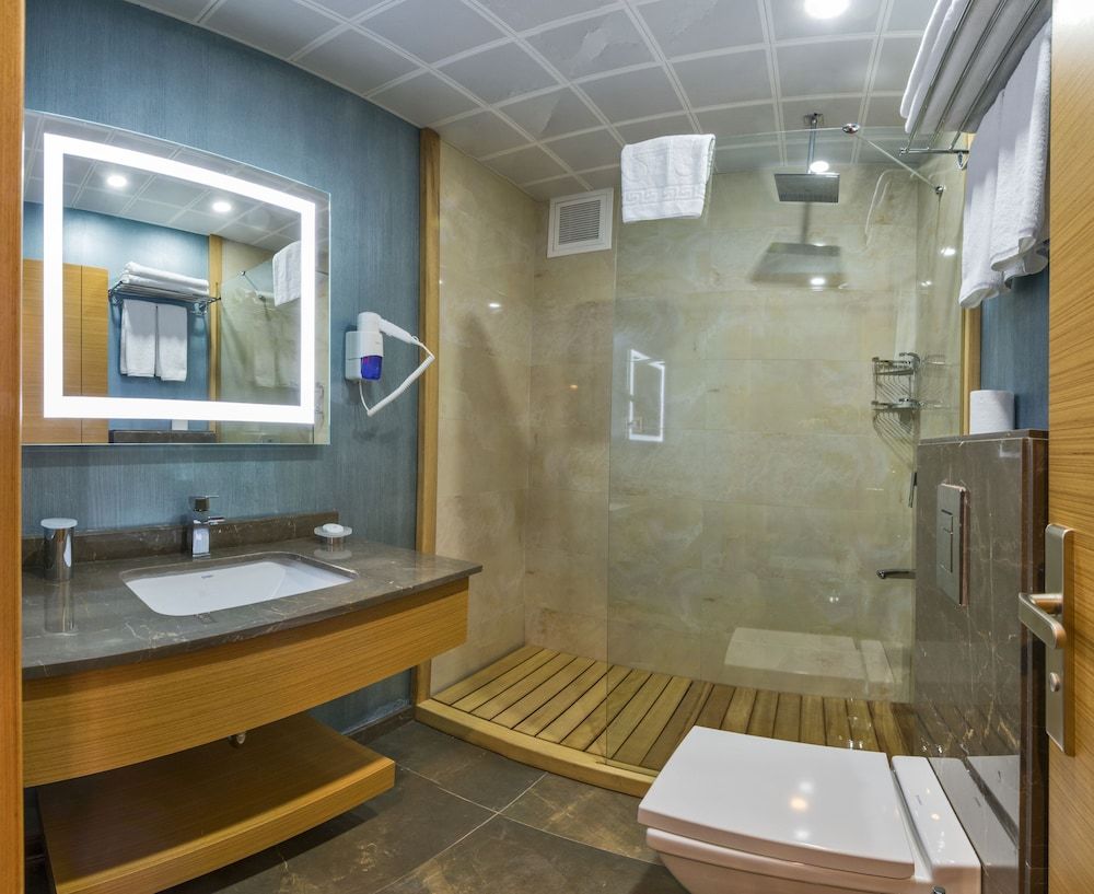 Bisetun Hotel Double Room 4