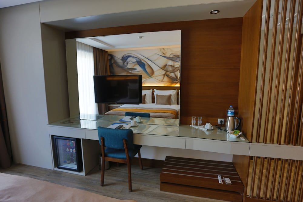 B Business Hotel & Spa Deluxe Standard Room 7