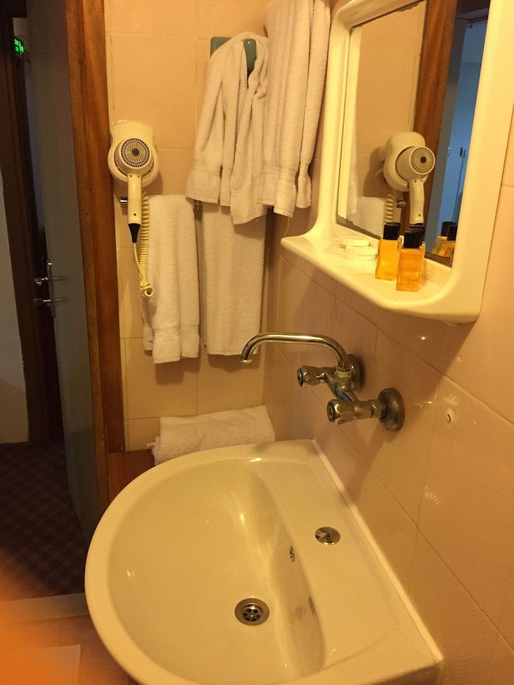 undefined Istanbul Paris Hotel & Hostel 9