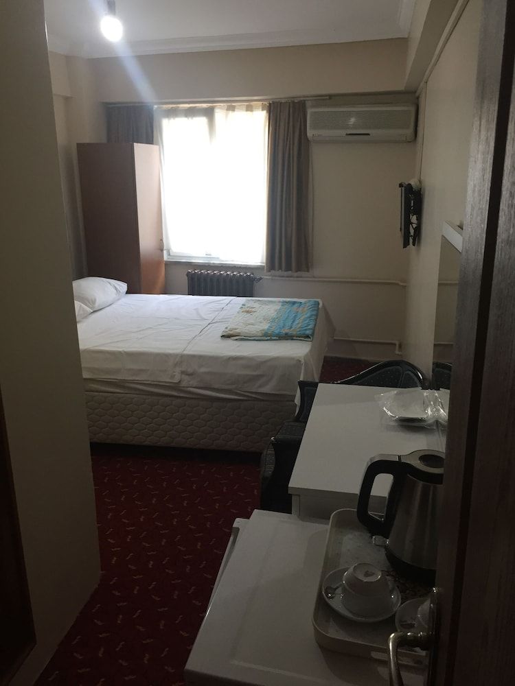 Istanbul Paris Hotel & Hostel Basic Double Room, 1 Double Bed 5