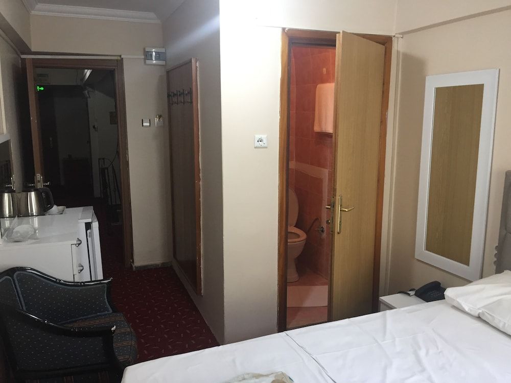 Istanbul Paris Hotel & Hostel Basic Double Room, 1 Double Bed 2