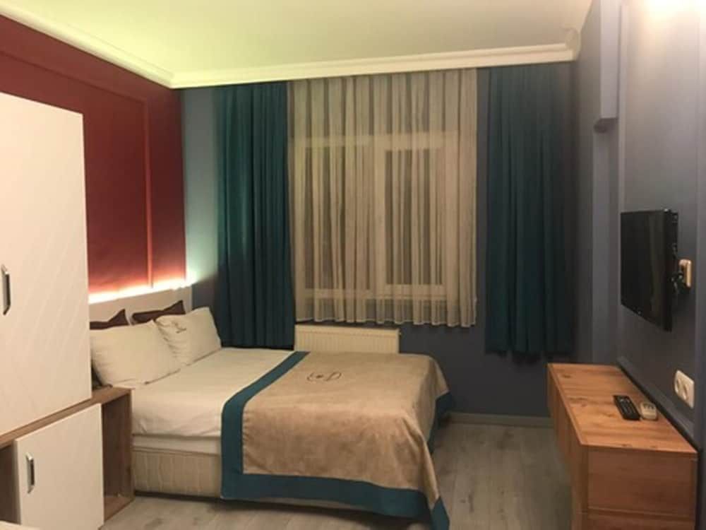 Nazar Hotel Economy Double or Twin Room, City View 4