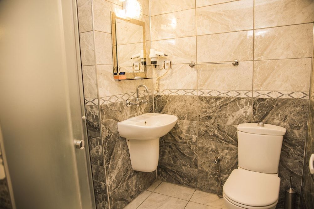 Nazar Hotel Economy Double or Twin Room, City View 8