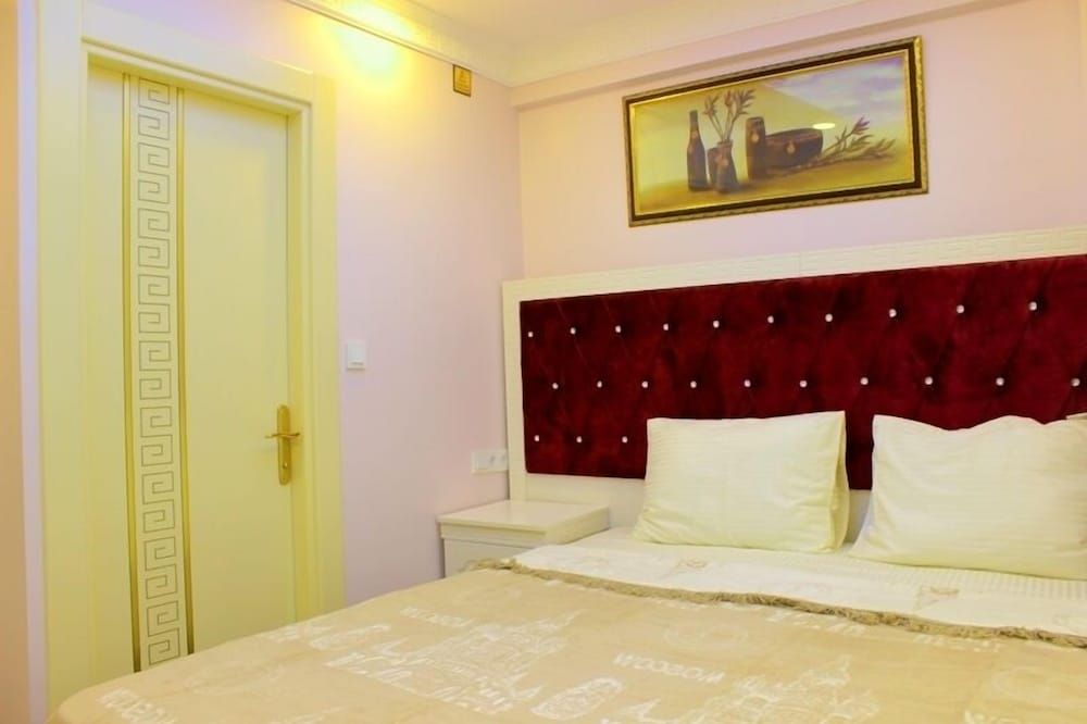 Hotelium 2 Deluxe Double Room 3