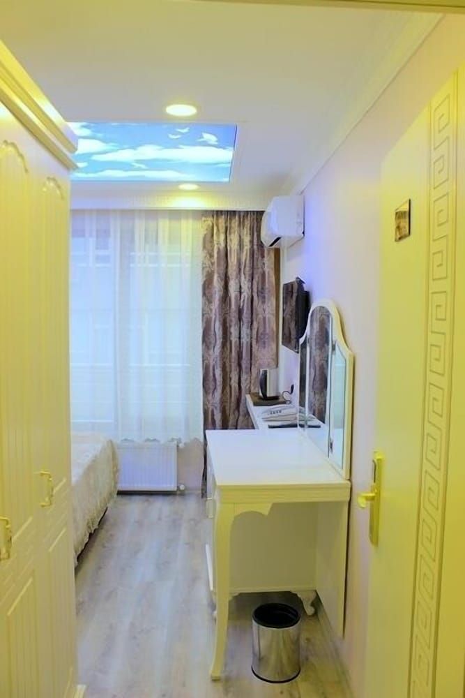 Hotelium 2 Deluxe Triple Room, Sea View 2