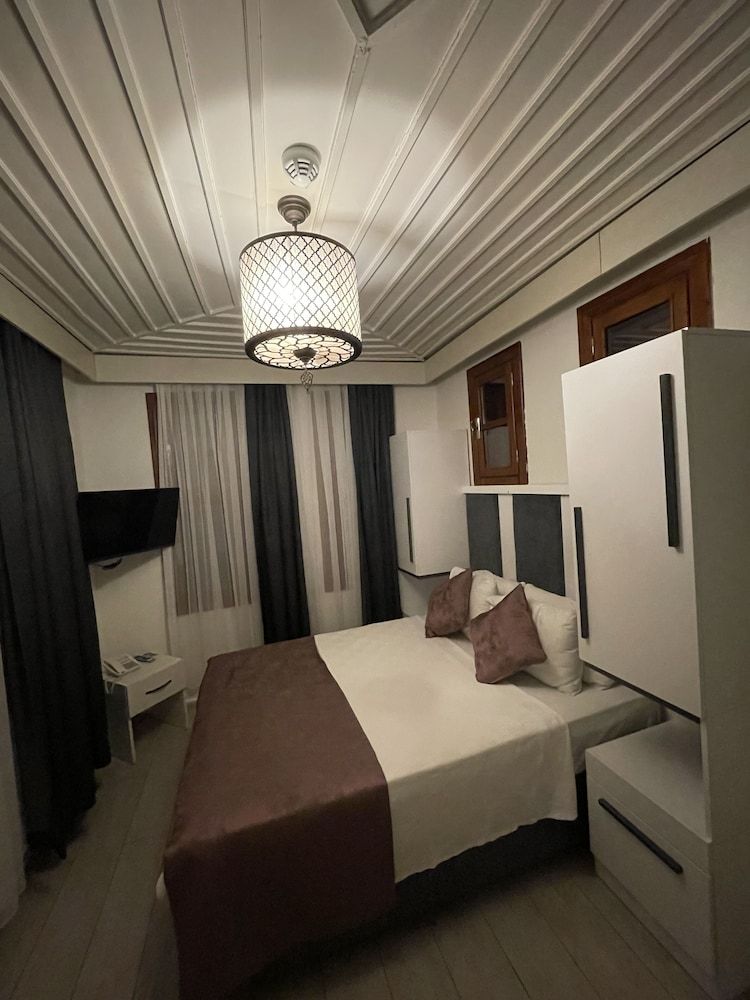 undefined Mia Hotel 10