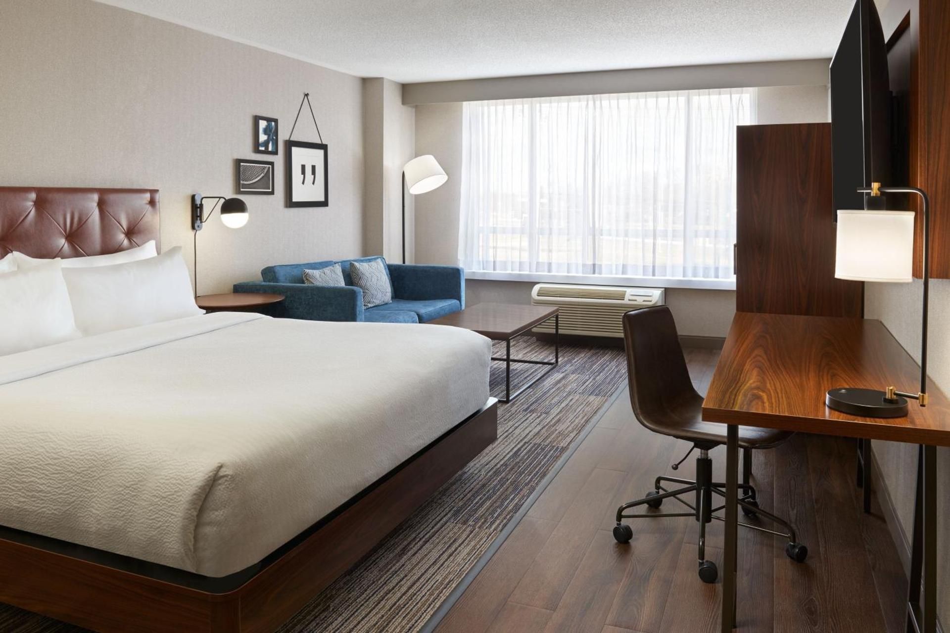 Deluxe King Room