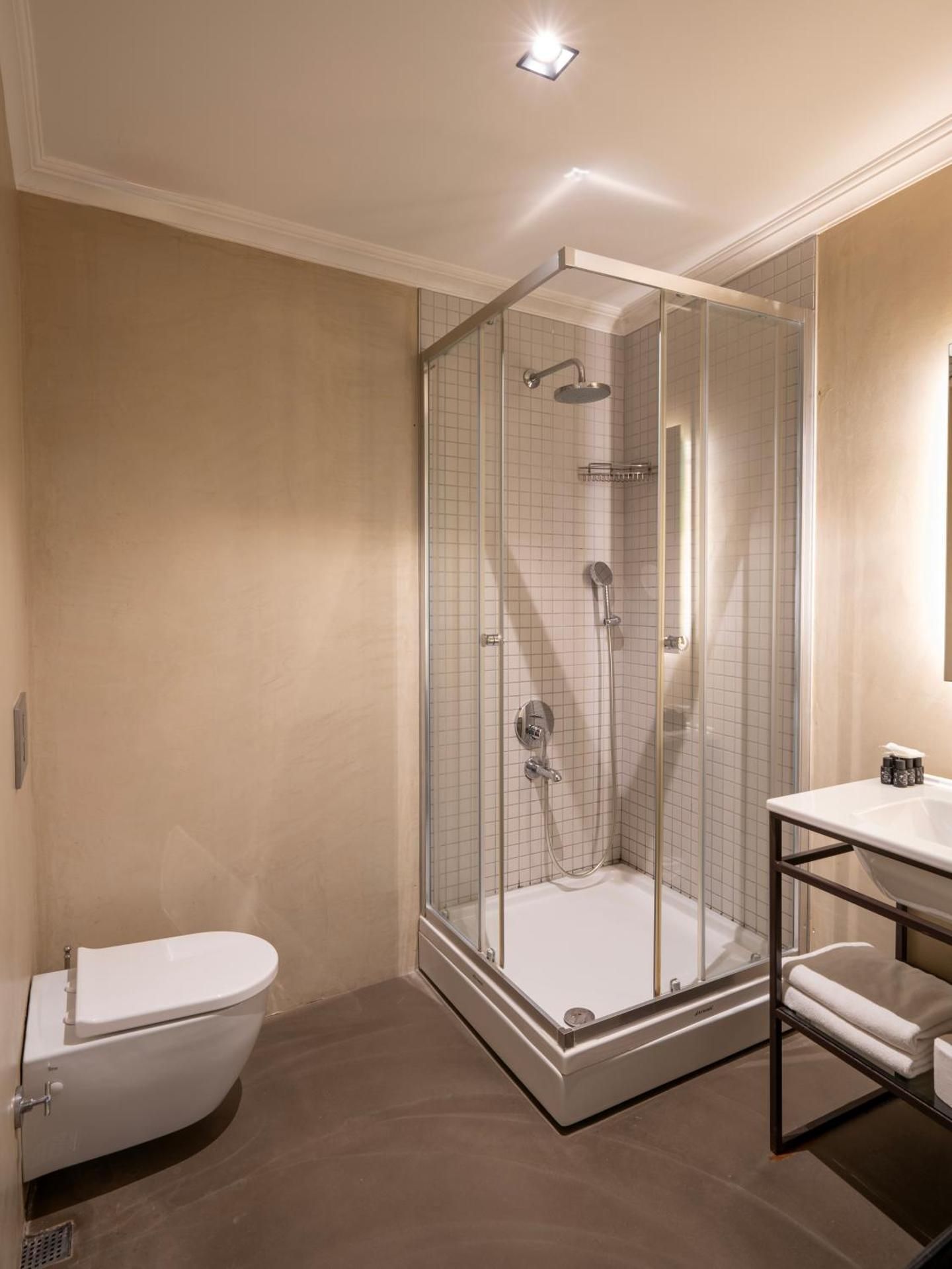 undefined Orya Hotel 7