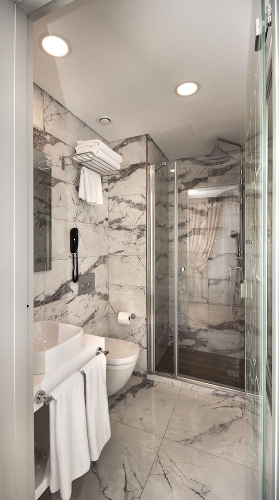 Istanbul Town Hotel Deluxe Double Room 4