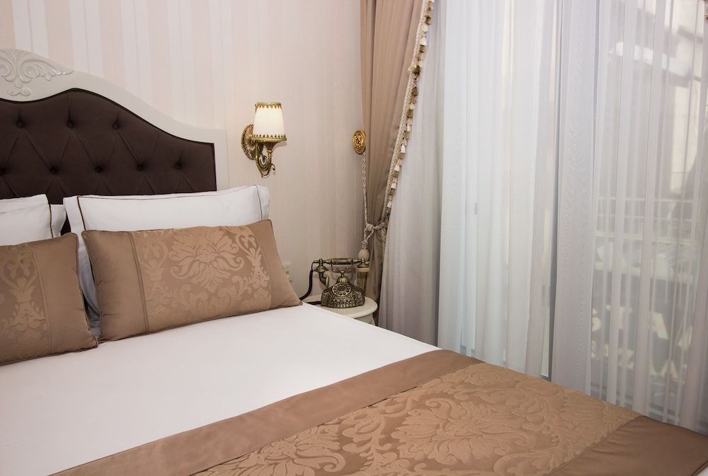 Istanbul Town Hotel Deluxe Double Room 2