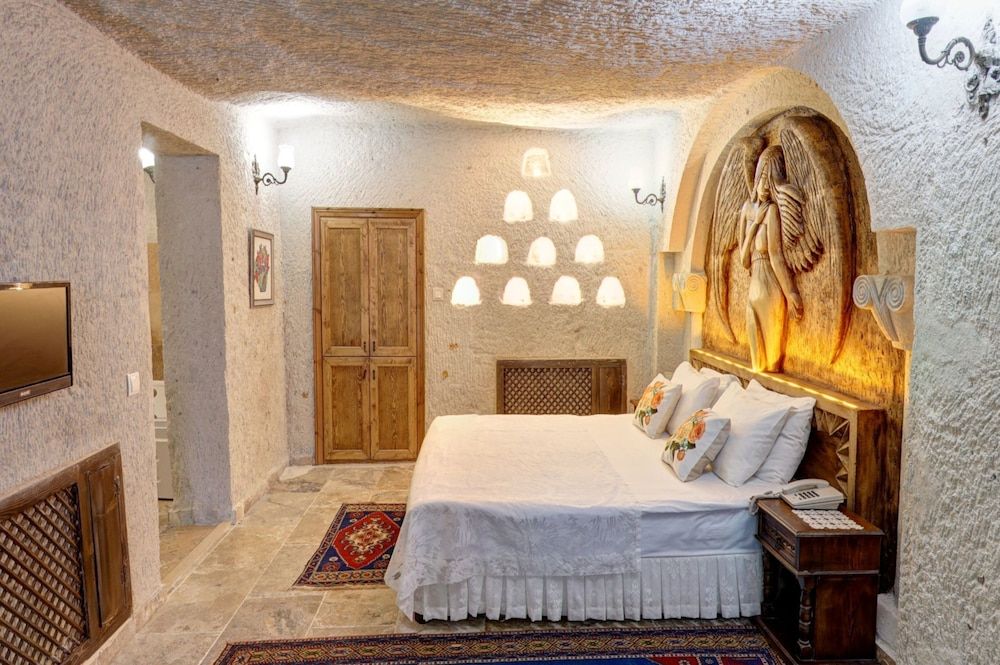 Junior Suite, Jetted Tub (Cave)