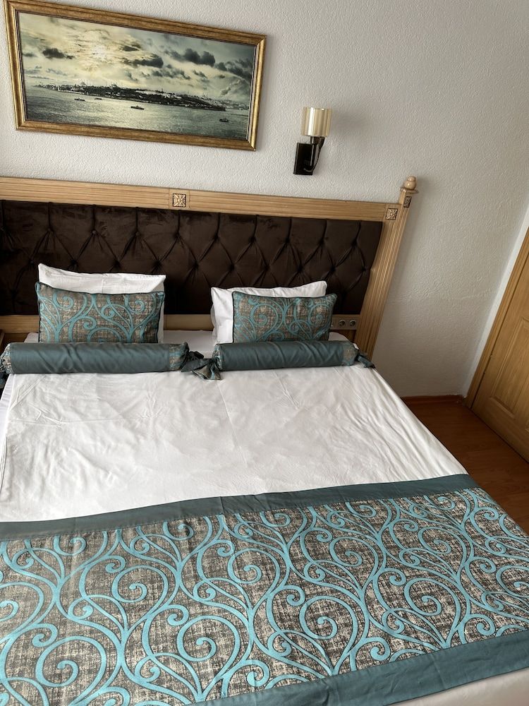 Blue Tuana Hotel Twin Room 13