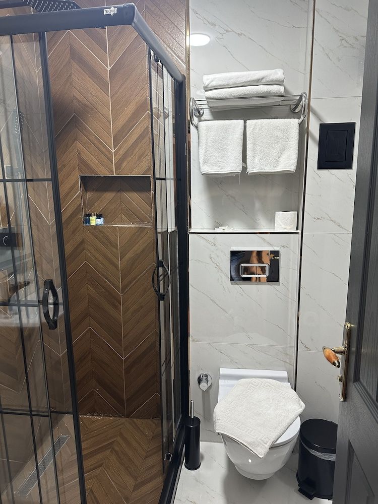 Blue Tuana Hotel Twin Room 35