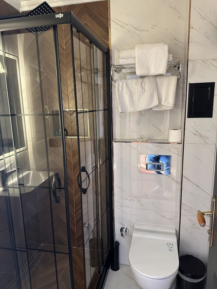 Blue Tuana Hotel Twin Room 28