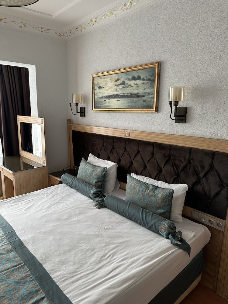 Blue Tuana Hotel Twin Room 8