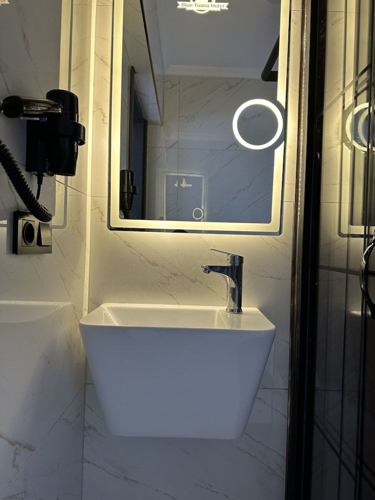 Blue Tuana Hotel Twin Room 24