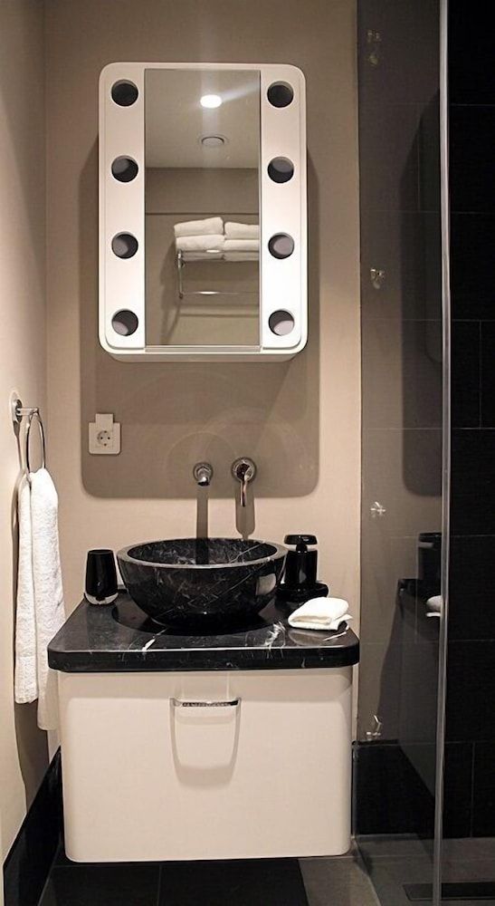 undefined Frida Suites and Aparts 8