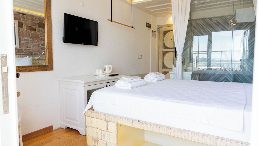 Cunda Piano Otel Cift Kislilik Bahce Manzarali 5