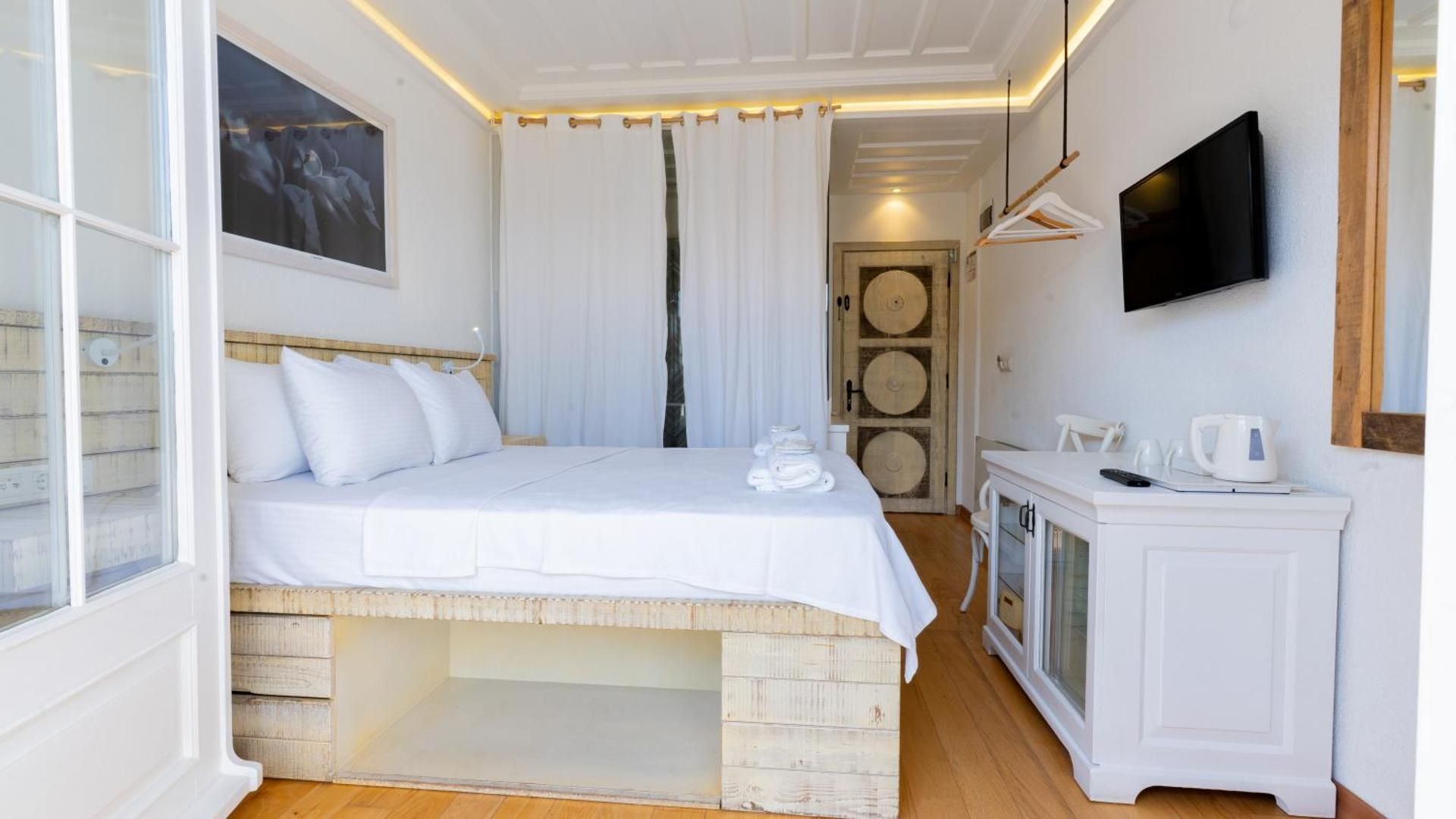 Cunda Piano Otel Economy Double Room 2