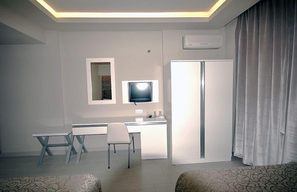 Kent Otel Standard Double Room Single Use 6