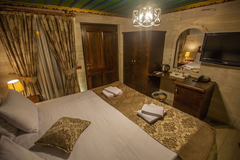 undefined Hermes Cave Hotel 10