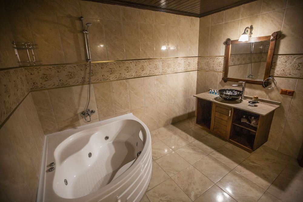 Hermes Cave Hotel Family Cave Suite 8