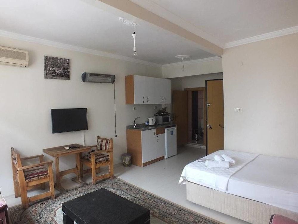 Pera Suites & Studios Deluxe Room (Family) 3