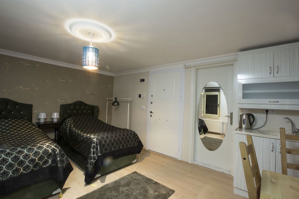 Golden Galata Deluxe Twin Room 3