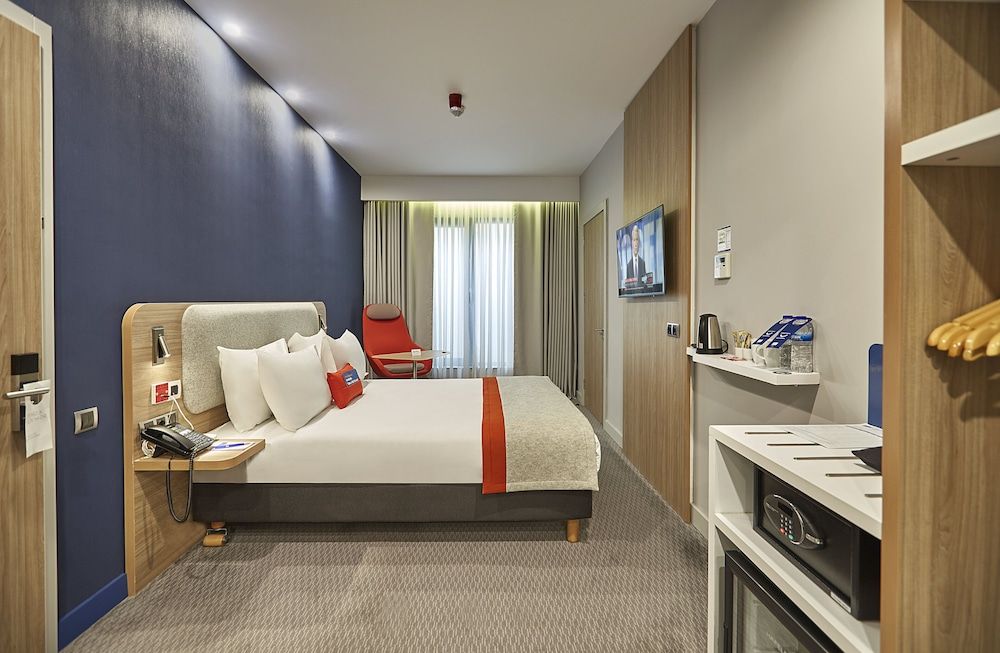 Holiday Inn Express Istanbul - Atakoy Metro by IHG Standard Room, 1 Double Bed, Accessible (Free Breakfast)