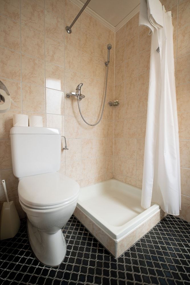 J5 Hotels Helvetie Montreux Economy Double Room 4