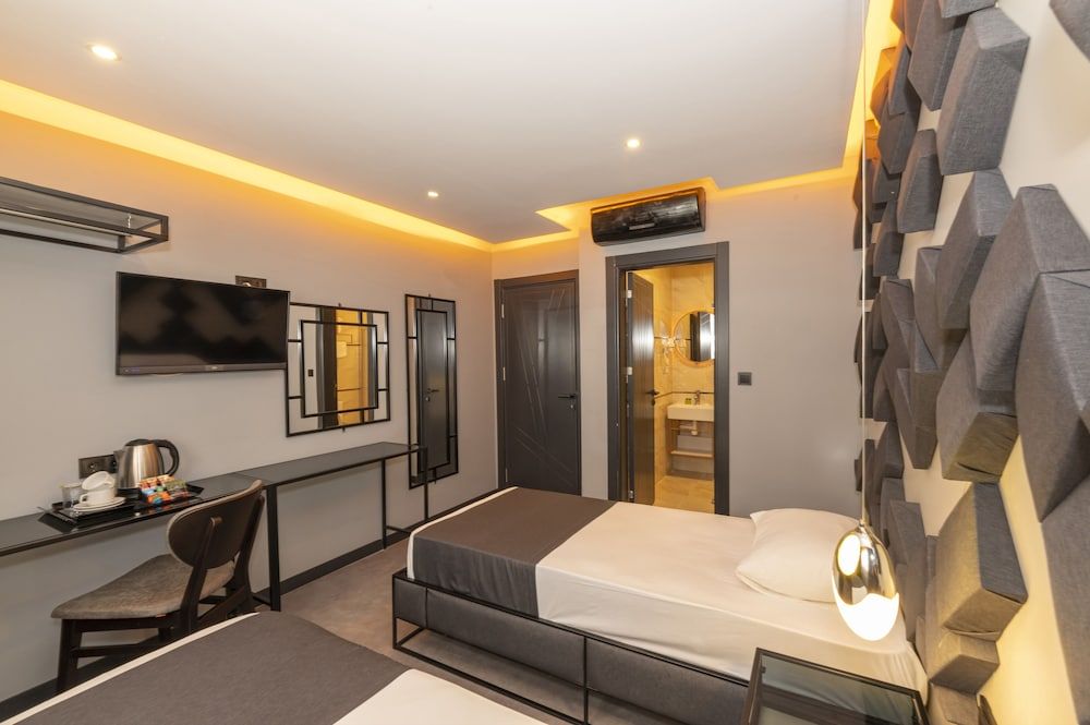 White Palace Hotel Standard Double or Twin Room 7