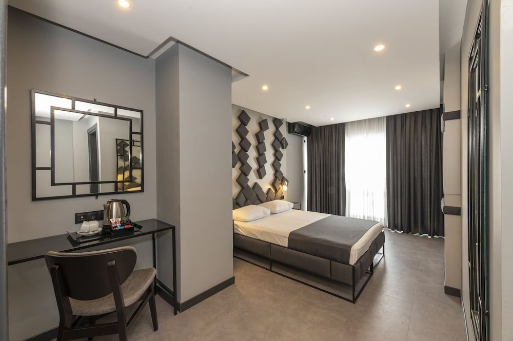 White Palace Hotel Standard Double or Twin Room 5