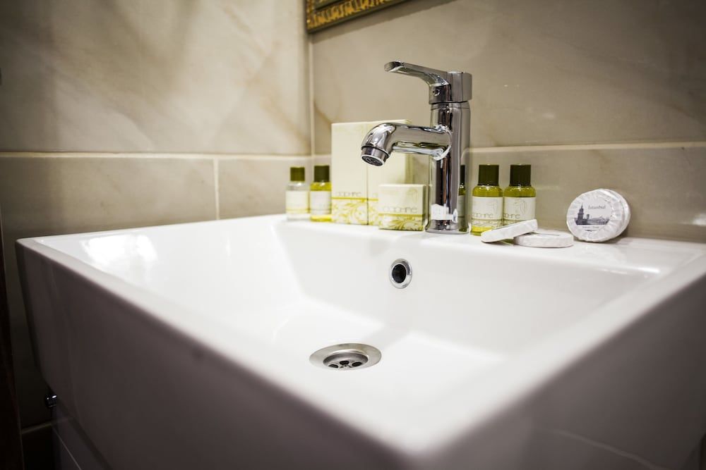 White Palace Hotel Standard Double or Twin Room 10