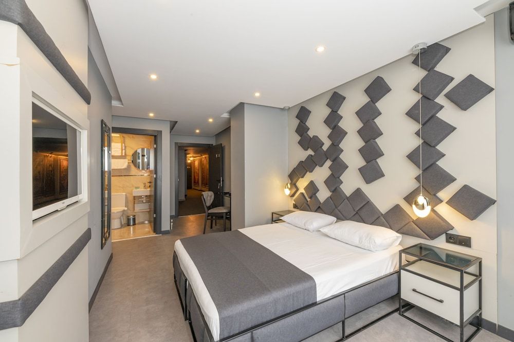 undefined White Palace Hotel 2