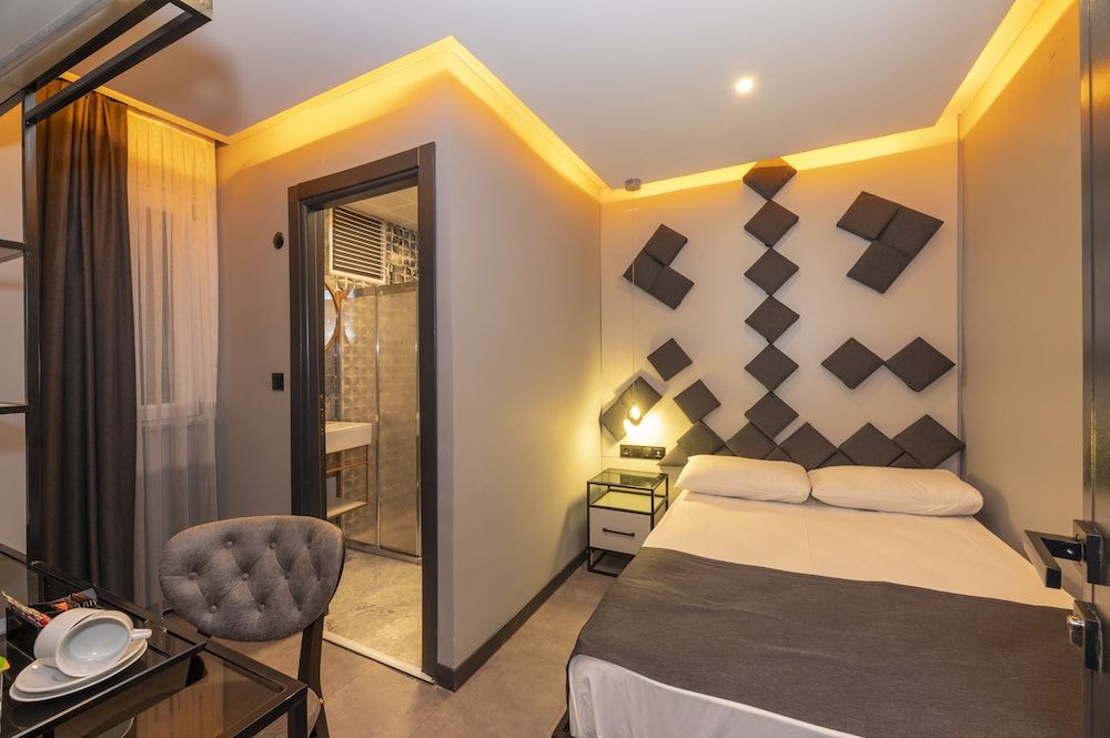 undefined White Palace Hotel