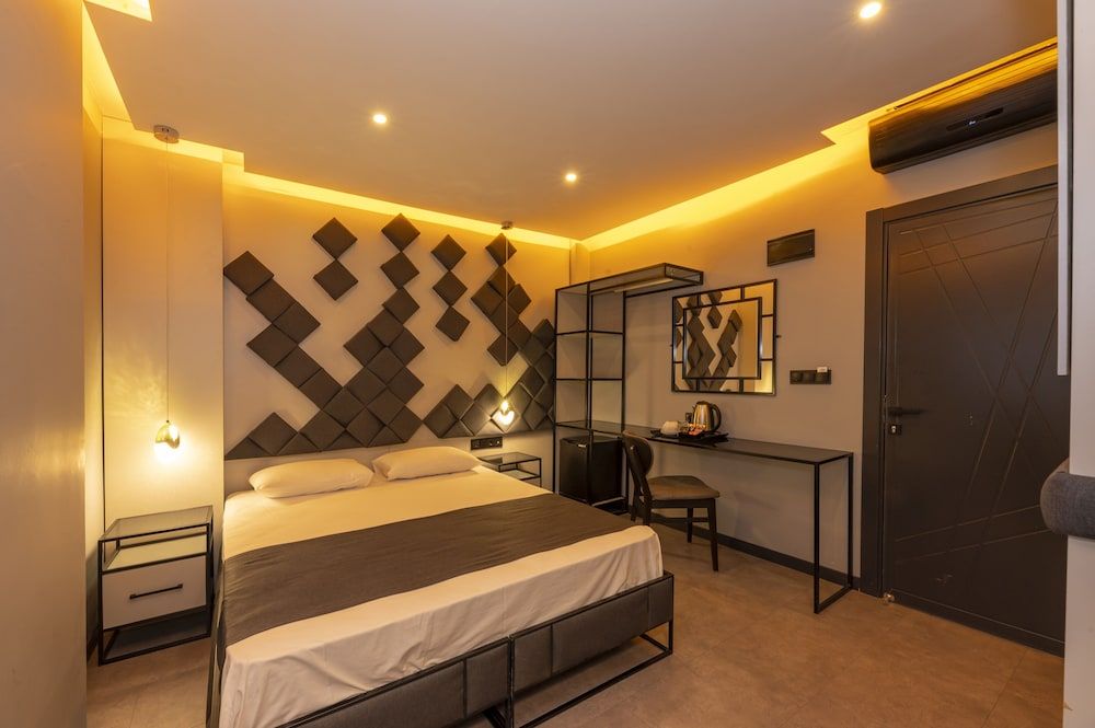 White Palace Hotel Standard Double or Twin Room 4