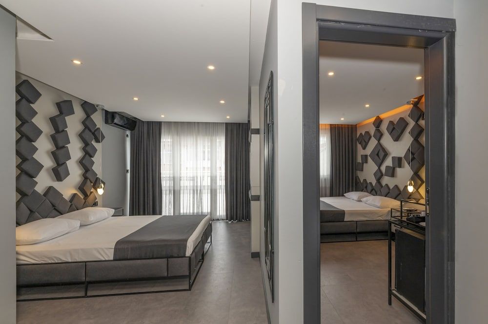 undefined White Palace Hotel 5