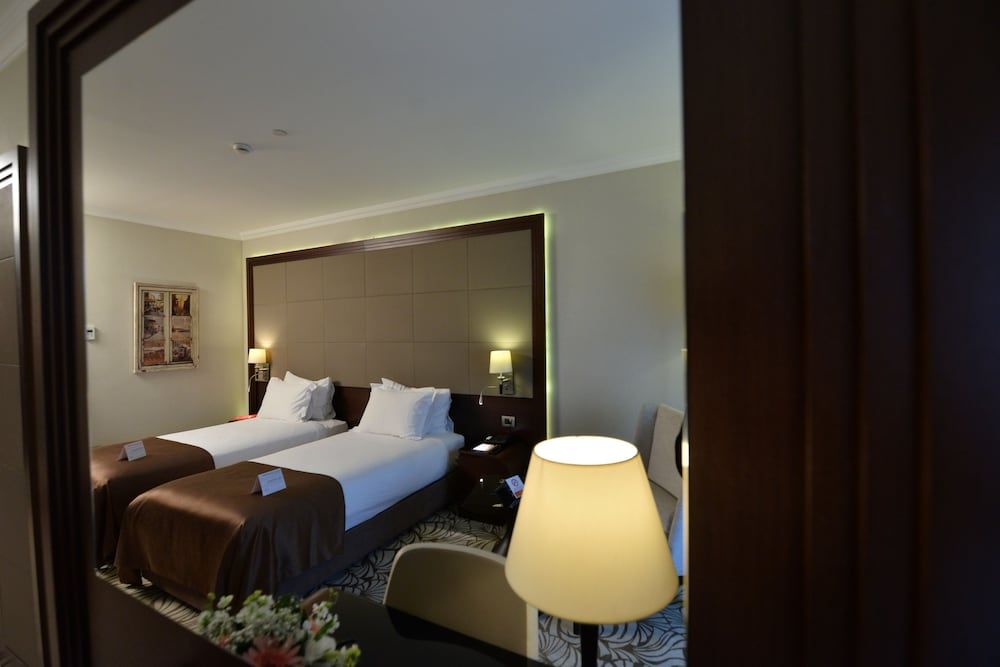 Ramada by Wyndham Istanbul Merter Standard Room, 2 Twin Beds, Non Smoking 6