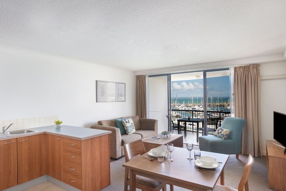 Mantra Hervey Bay Apartment, 2 Bedrooms (Dual Key - Marina Facing) 9