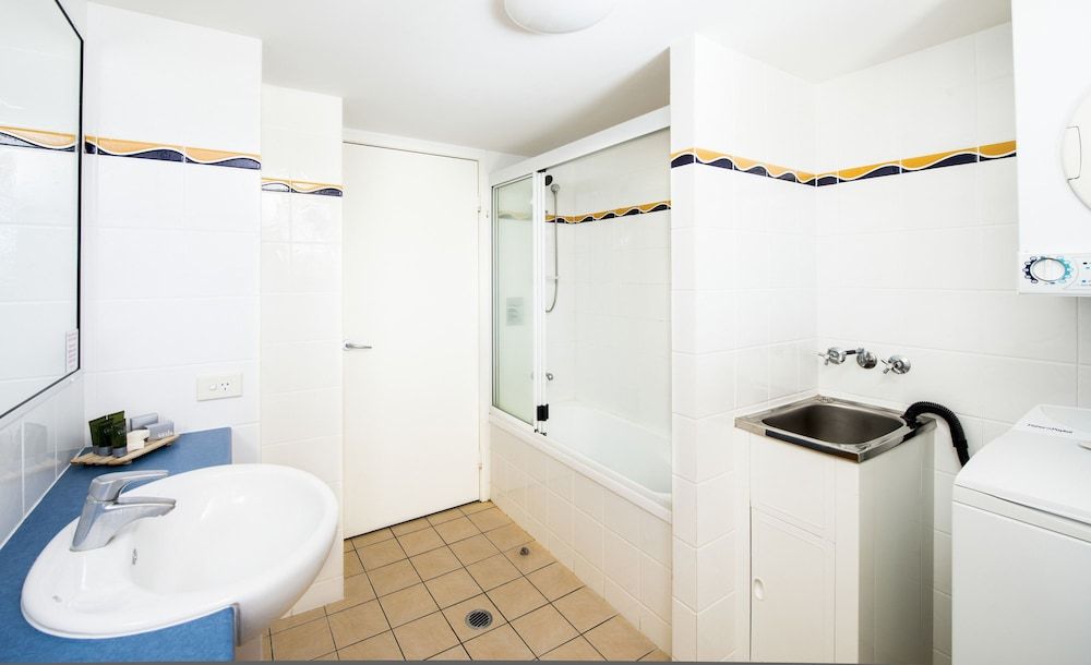 Mantra Hervey Bay Hotel Room 5